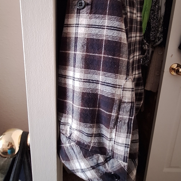 Charlotte Russe Plaid, Buttoned Top, ¾ Sleeve - Picture 5 of 10